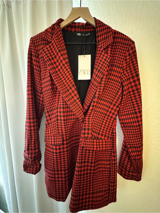 Zara Jackets & Blazers - ZARA Red and Black Houndstooth Blazer